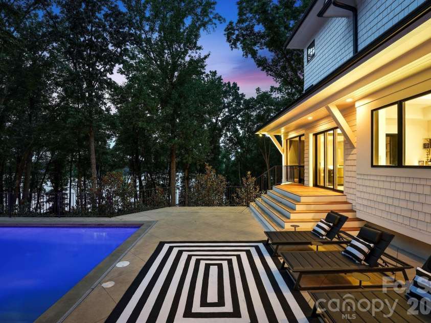 13702 Sage Thrasher Lane, Charlotte, NC 28278.  MLS# CAR4405841, YatesRealty ID 42347. 