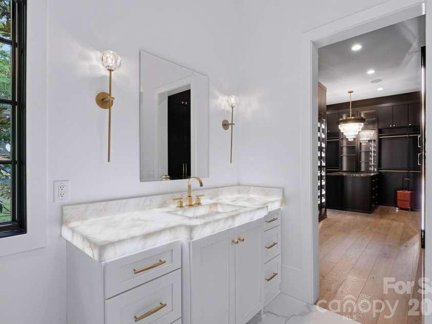13702 Sage Thrasher Lane, Charlotte, NC 28278.  MLS# CAR4405841, YatesRealty ID 42347. 