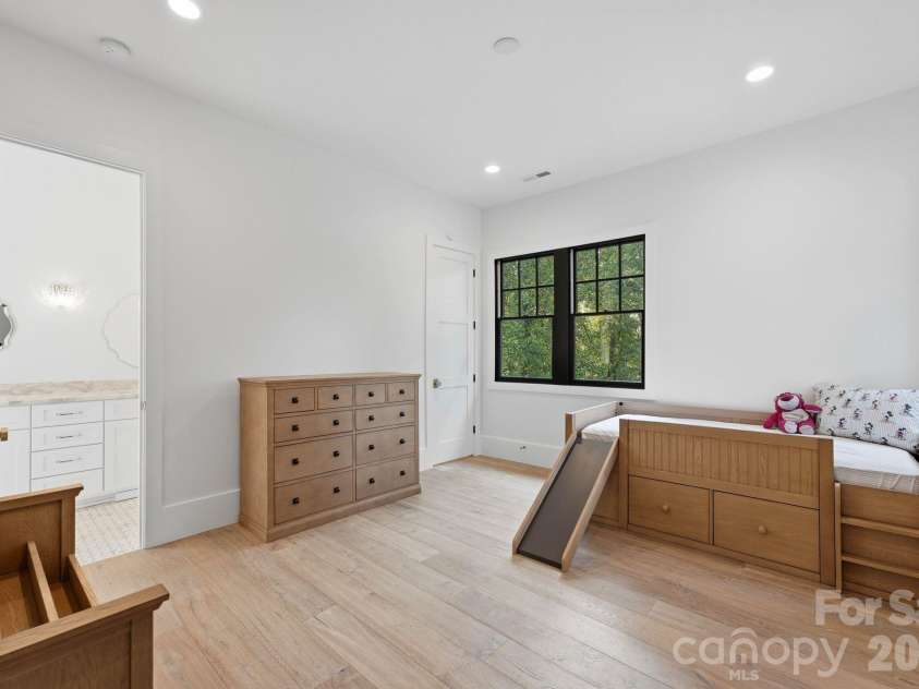 13702 Sage Thrasher Lane, Charlotte, NC 28278.  MLS# CAR4405841, YatesRealty ID 42347. 