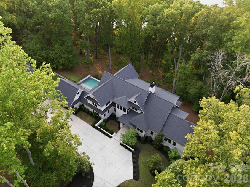 13702 Sage Thrasher Lane, Charlotte, NC 28278.  MLS# CAR4405841, YatesRealty ID 42347. 
