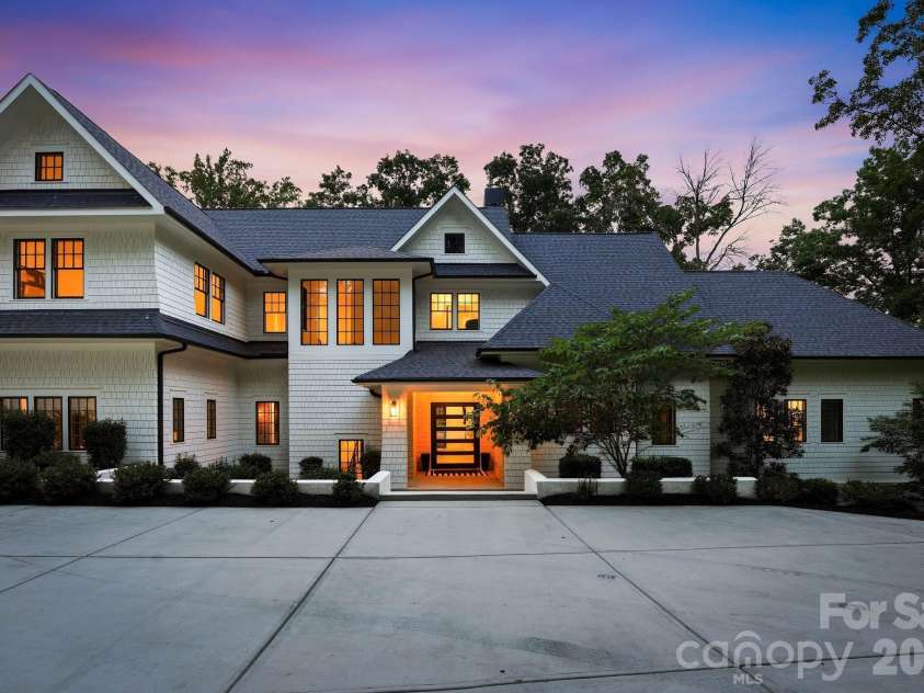 13702 Sage Thrasher Lane, Charlotte, NC 28278.  MLS# CAR4405841, YatesRealty ID 42347. Welcome Home