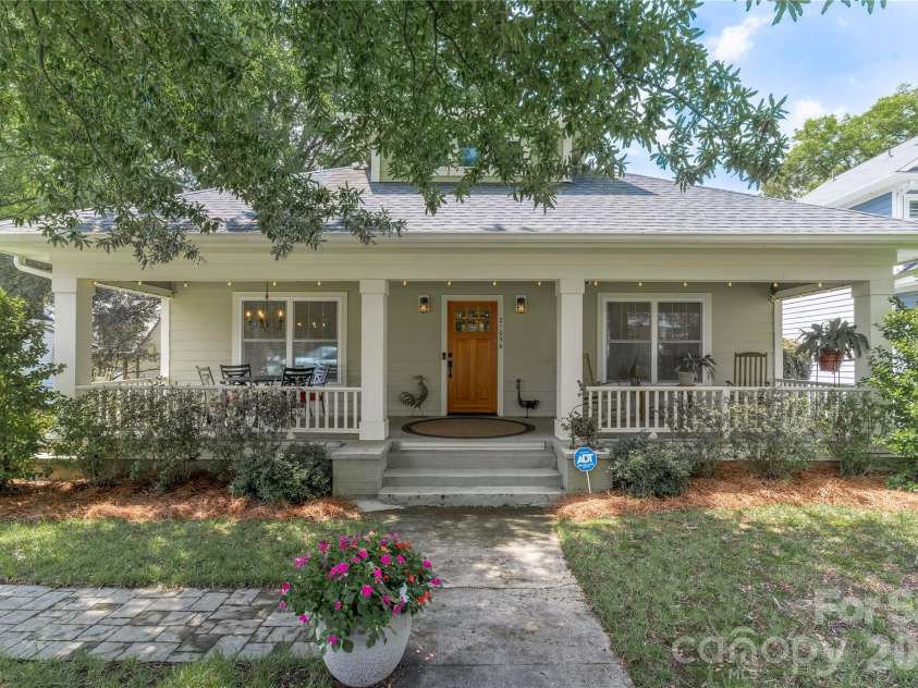 21036 Catawba Avenue, Cornelius, NC 28031.  MLS# CAR4411441, YatesRealty ID 42348. 