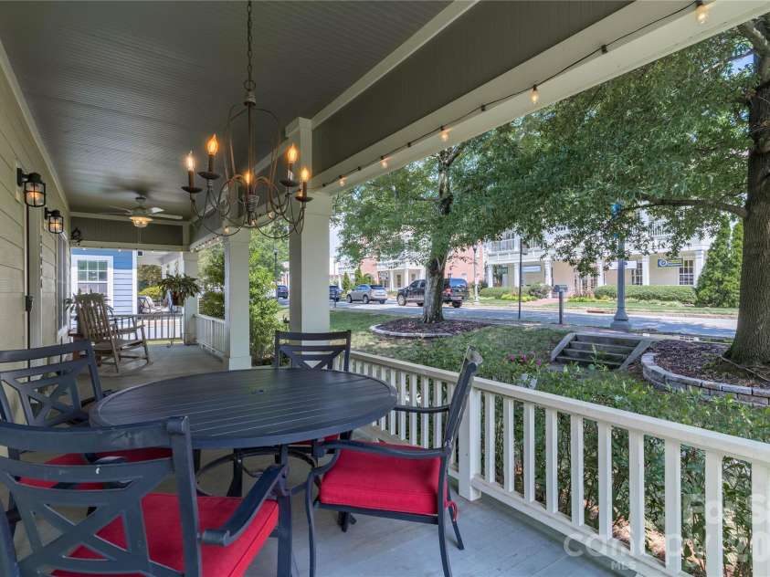 21036 Catawba Avenue, Cornelius, NC 28031.  MLS# CAR4411441, YatesRealty ID 42348. 