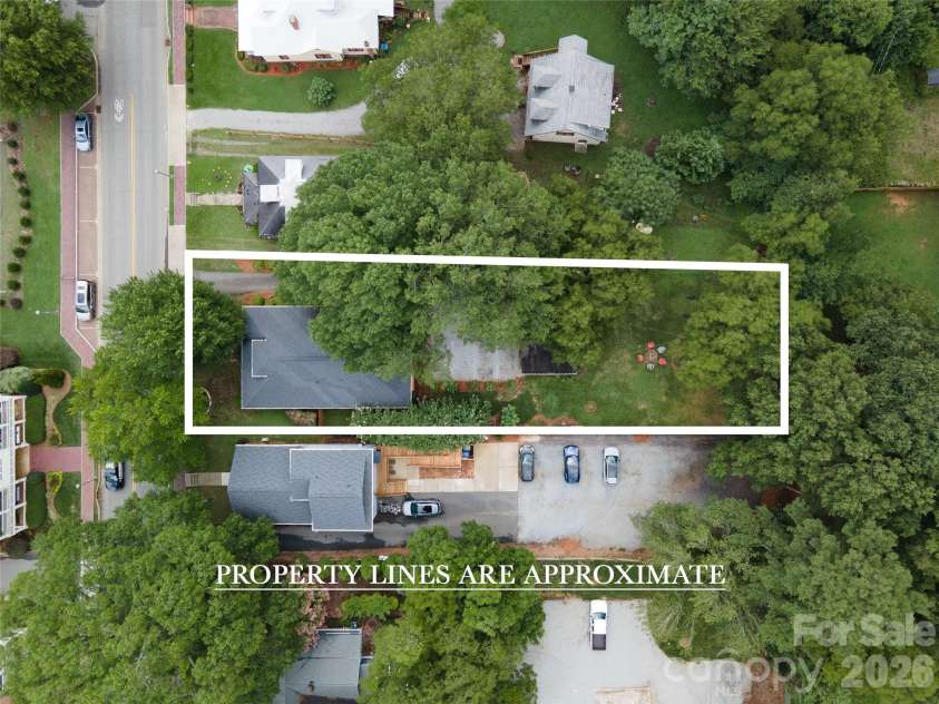 21036 Catawba Avenue, Cornelius, NC 28031.  MLS# CAR4411441, YatesRealty ID 42348. 