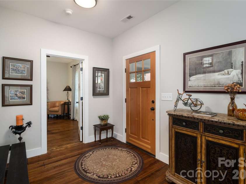 21036 Catawba Avenue, Cornelius, NC 28031.  MLS# CAR4411441, YatesRealty ID 42348. 