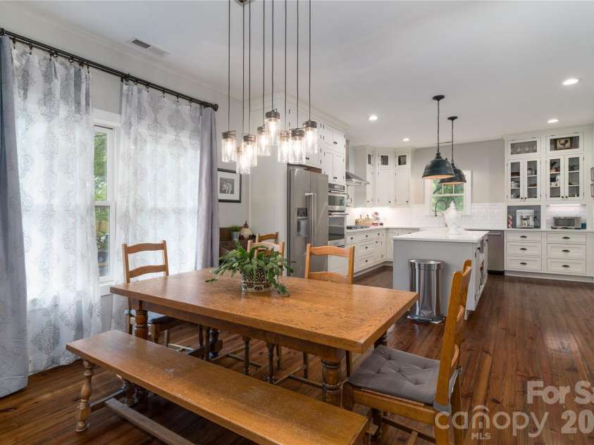 21036 Catawba Avenue, Cornelius, NC 28031.  MLS# CAR4411441, YatesRealty ID 42348. 