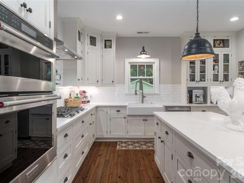 21036 Catawba Avenue, Cornelius, NC 28031.  MLS# CAR4411441, YatesRealty ID 42348. 