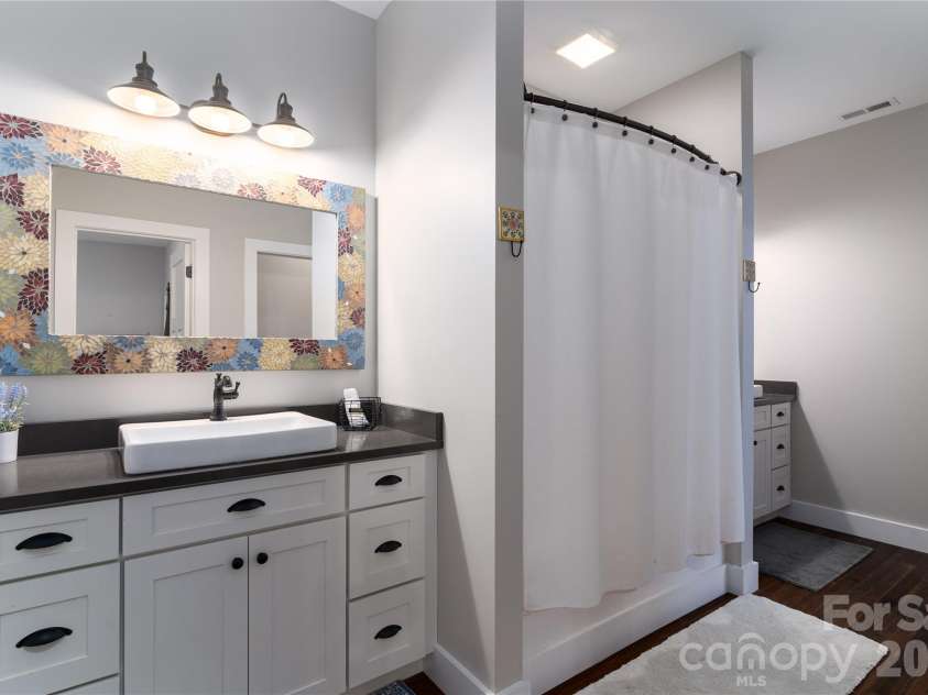 21036 Catawba Avenue, Cornelius, NC 28031.  MLS# CAR4411441, YatesRealty ID 42348. 