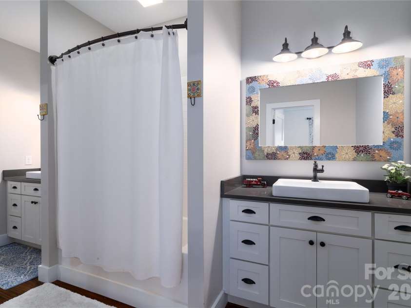 21036 Catawba Avenue, Cornelius, NC 28031.  MLS# CAR4411441, YatesRealty ID 42348. 