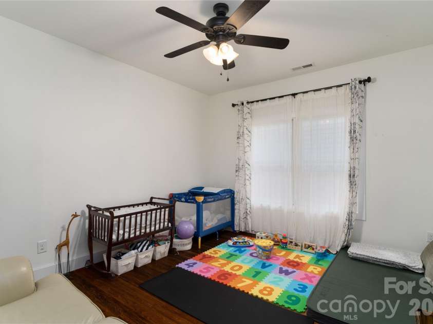 21036 Catawba Avenue, Cornelius, NC 28031.  MLS# CAR4411441, YatesRealty ID 42348. 