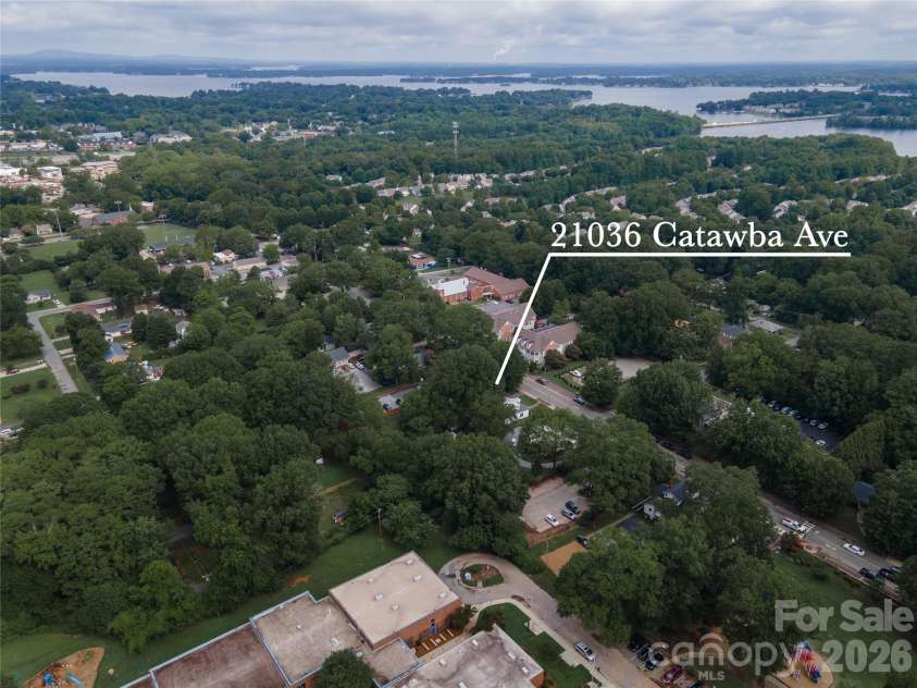 21036 Catawba Avenue, Cornelius, NC 28031.  MLS# CAR4411441, YatesRealty ID 42348. 