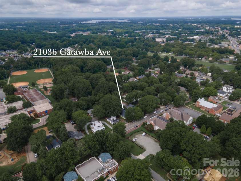 21036 Catawba Avenue, Cornelius, NC 28031.  MLS# CAR4411441, YatesRealty ID 42348. 