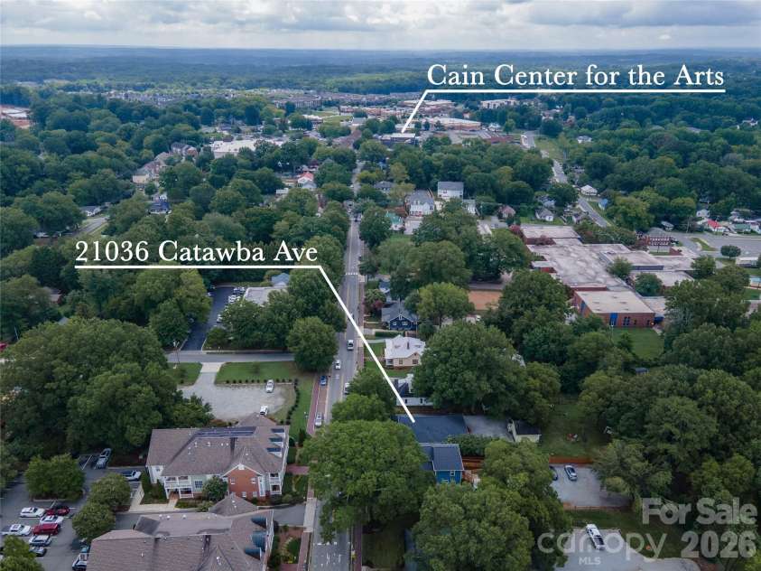 21036 Catawba Avenue, Cornelius, NC 28031.  MLS# CAR4411441, YatesRealty ID 42348. 