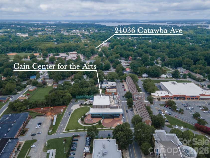 21036 Catawba Avenue, Cornelius, NC 28031.  MLS# CAR4411441, YatesRealty ID 42348. 