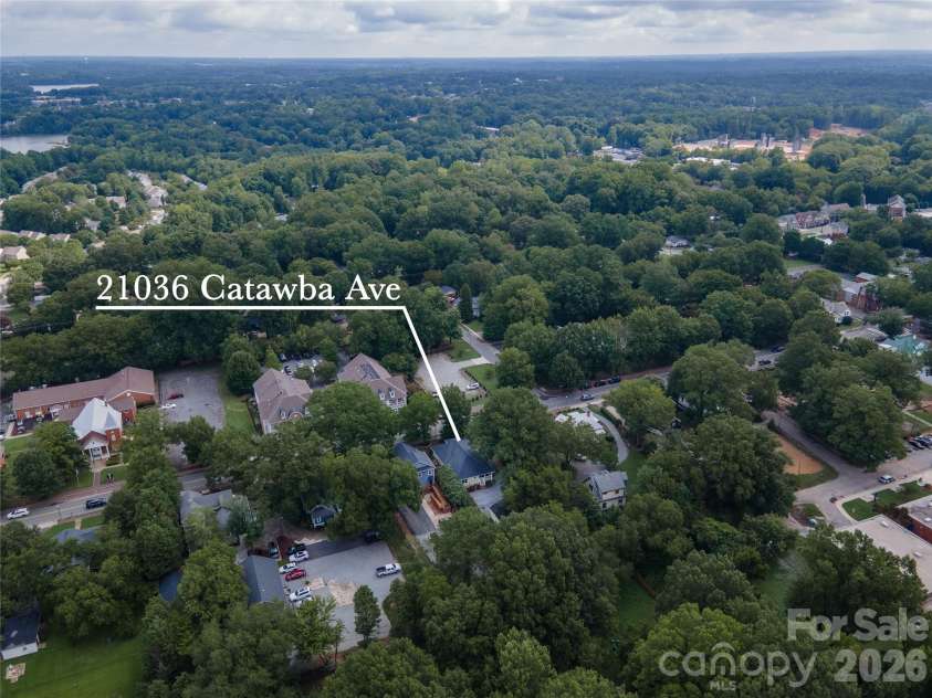 21036 Catawba Avenue, Cornelius, NC 28031.  MLS# CAR4411441, YatesRealty ID 42348. 