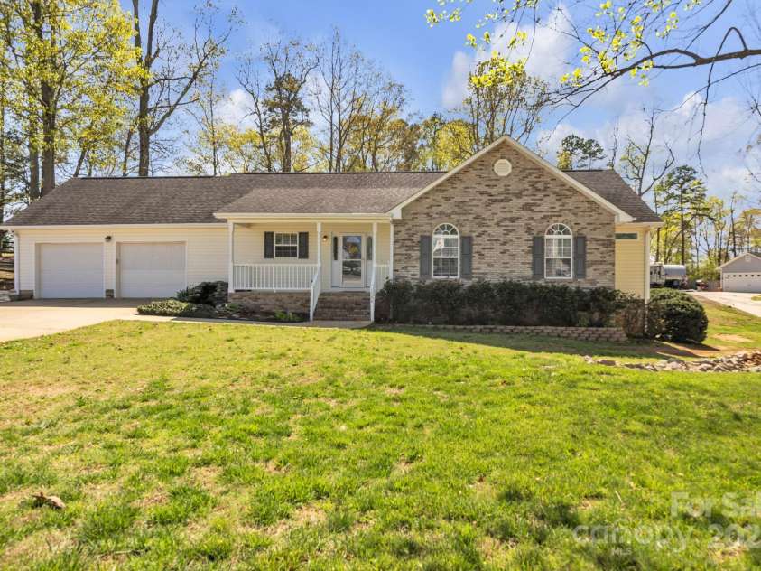 1584 Beverly Lane, Lincolnton, NC 28092.  MLS# CAR4241125, YatesRealty ID 4235. 