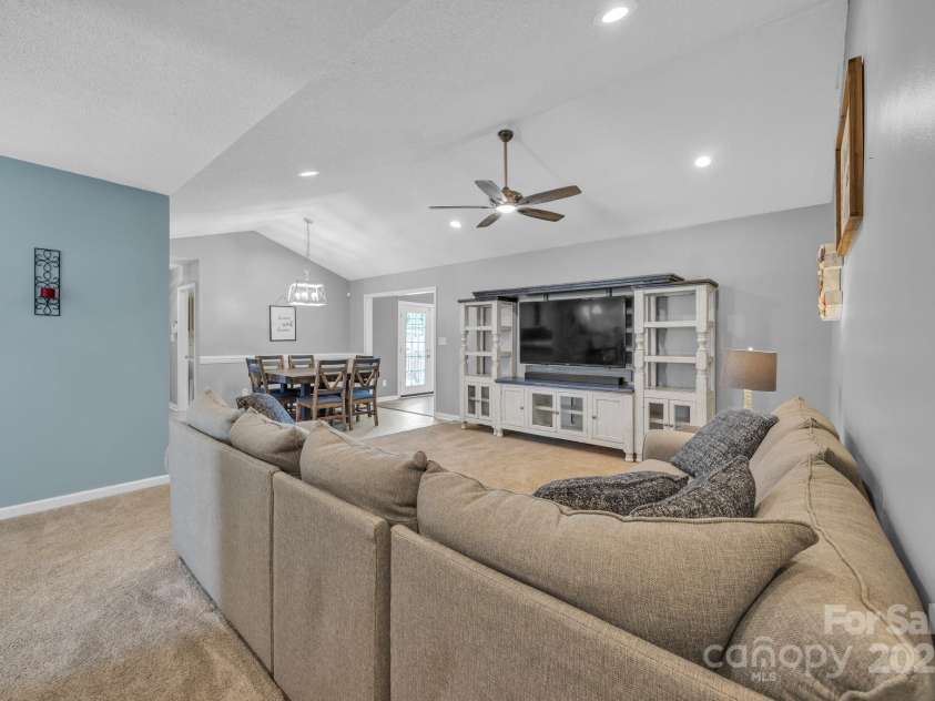 1584 Beverly Lane, Lincolnton, NC 28092.  MLS# CAR4241125, YatesRealty ID 4235. 