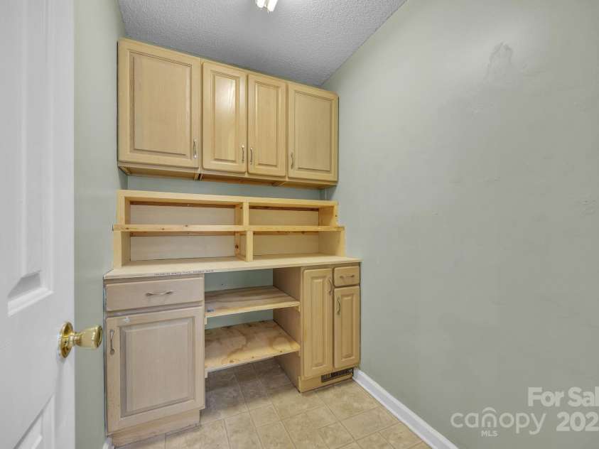 1584 Beverly Lane, Lincolnton, NC 28092.  MLS# CAR4241125, YatesRealty ID 4235. 