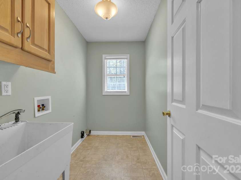 1584 Beverly Lane, Lincolnton, NC 28092.  MLS# CAR4241125, YatesRealty ID 4235. 