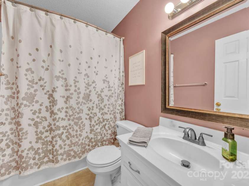 1584 Beverly Lane, Lincolnton, NC 28092.  MLS# CAR4241125, YatesRealty ID 4235. 