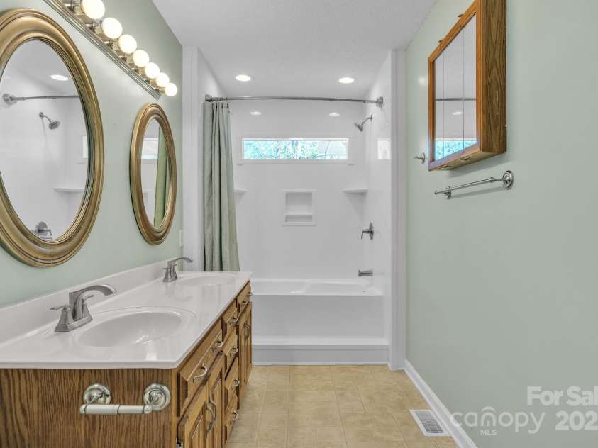 1584 Beverly Lane, Lincolnton, NC 28092.  MLS# CAR4241125, YatesRealty ID 4235. 