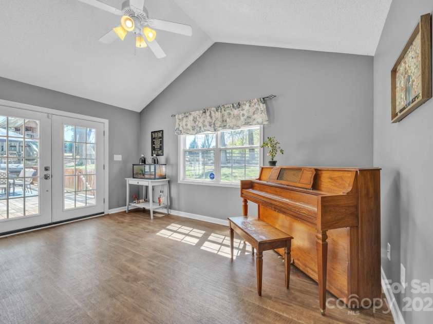 1584 Beverly Lane, Lincolnton, NC 28092.  MLS# CAR4241125, YatesRealty ID 4235. 