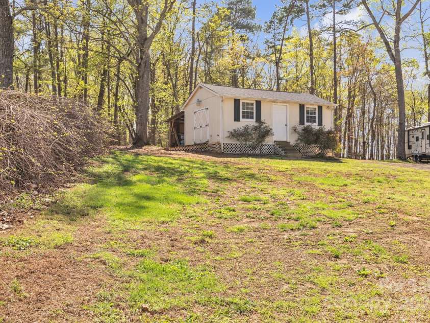 1584 Beverly Lane, Lincolnton, NC 28092.  MLS# CAR4241125, YatesRealty ID 4235. 