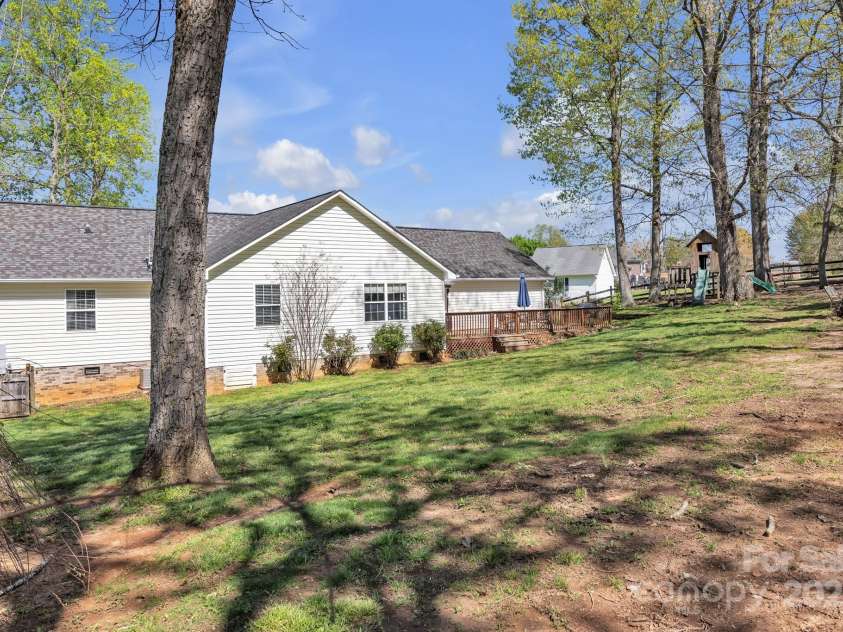 1584 Beverly Lane, Lincolnton, NC 28092.  MLS# CAR4241125, YatesRealty ID 4235. 