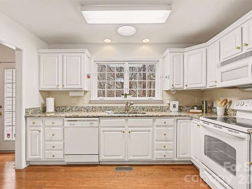 6619 Loblolly Circle, Waxhaw, NC 28173.  MLS# CAR4341573, YatesRealty ID 4235. 