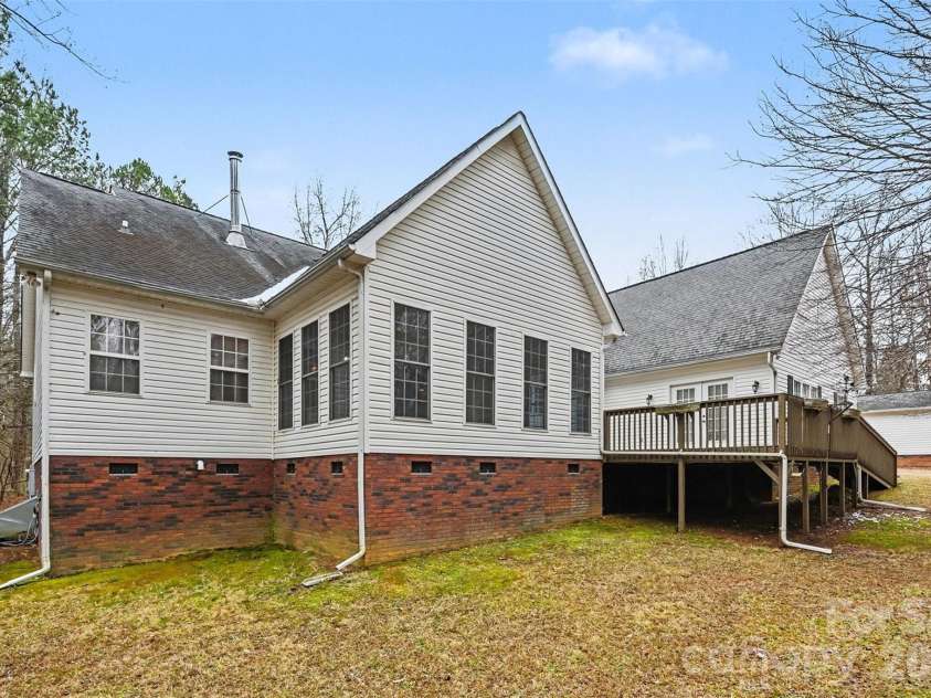 6619 Loblolly Circle, Waxhaw, NC 28173.  MLS# CAR4341573, YatesRealty ID 4235. Back right 