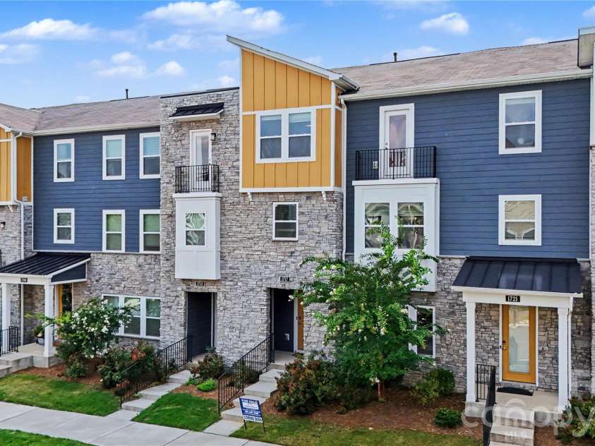 1717 Unison Drive, Charlotte, NC 28262.  MLS# CAR4405855, YatesRealty ID 42350. 