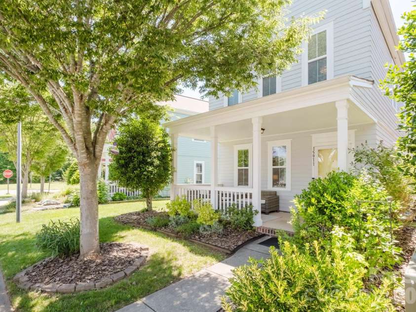 15911 Rose Glenn Lane, Davidson, NC 28036.  MLS# CAR4399213, YatesRealty ID 42351. 