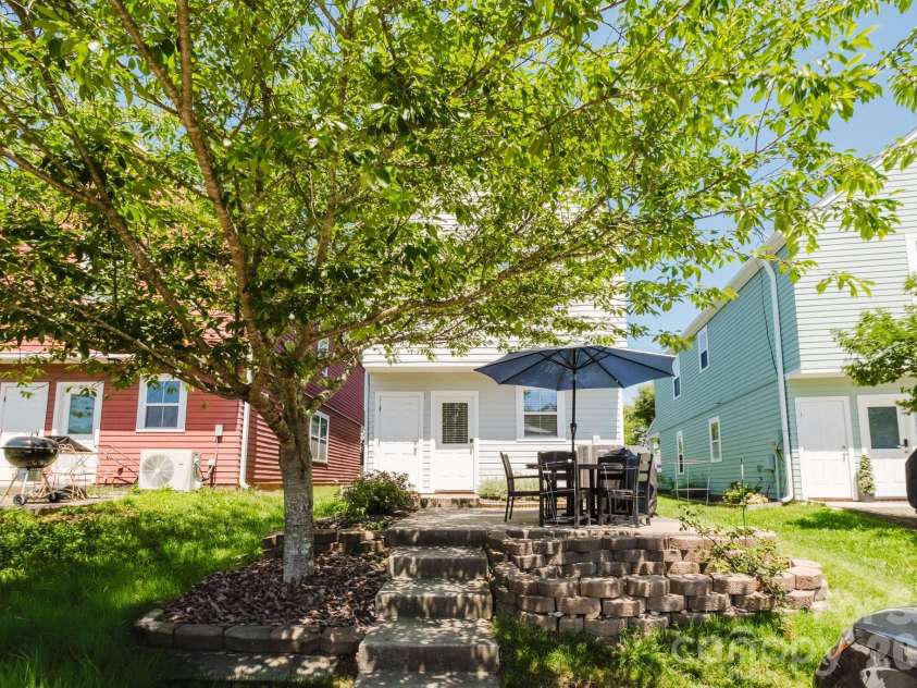 15911 Rose Glenn Lane, Davidson, NC 28036.  MLS# CAR4399213, YatesRealty ID 42351. 