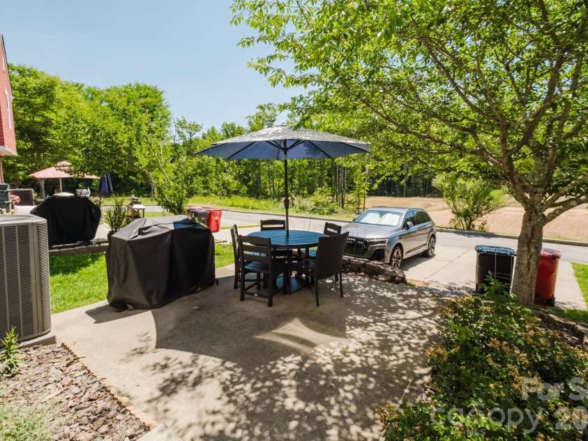 15911 Rose Glenn Lane, Davidson, NC 28036.  MLS# CAR4399213, YatesRealty ID 42351. 