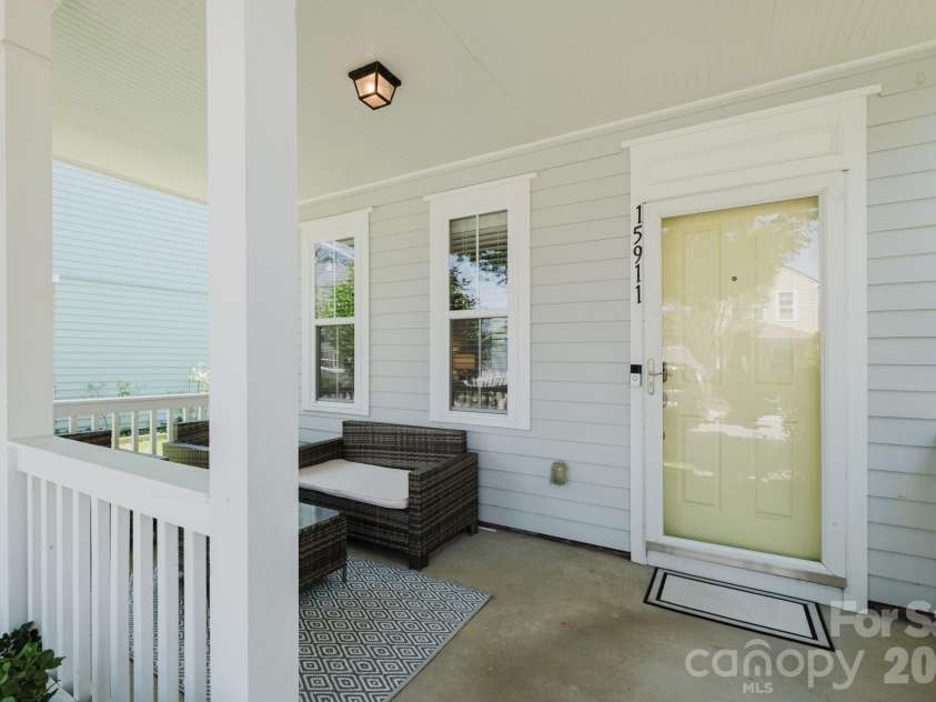 15911 Rose Glenn Lane, Davidson, NC 28036.  MLS# CAR4399213, YatesRealty ID 42351. 