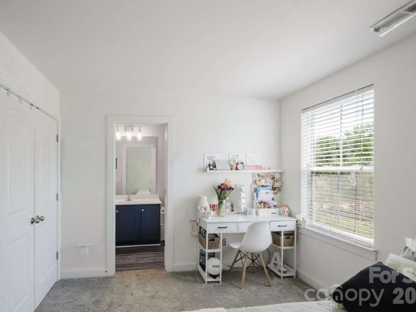15911 Rose Glenn Lane, Davidson, NC 28036.  MLS# CAR4399213, YatesRealty ID 42351. 