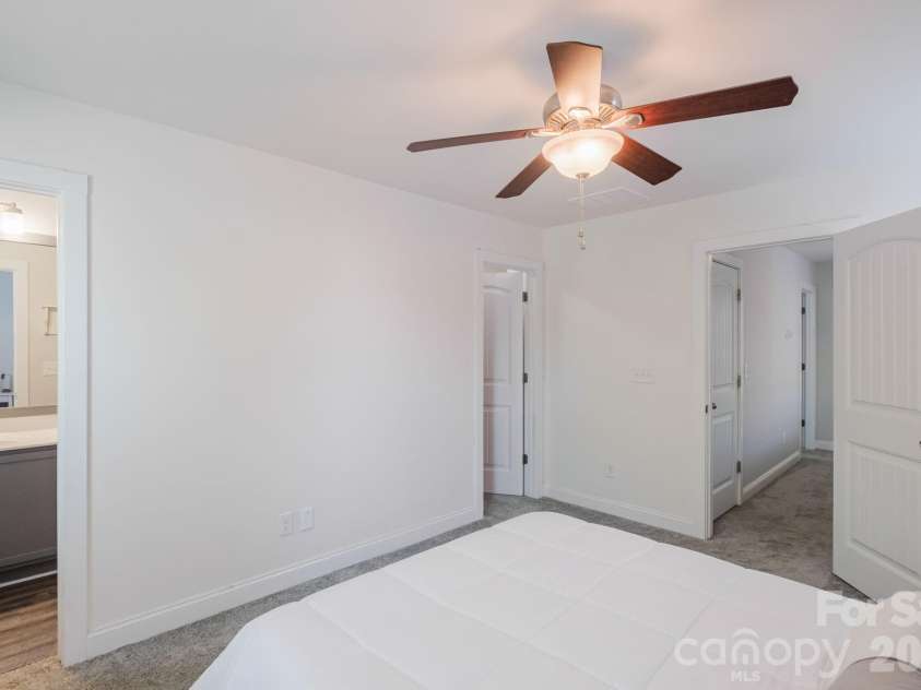 15911 Rose Glenn Lane, Davidson, NC 28036.  MLS# CAR4399213, YatesRealty ID 42351. 