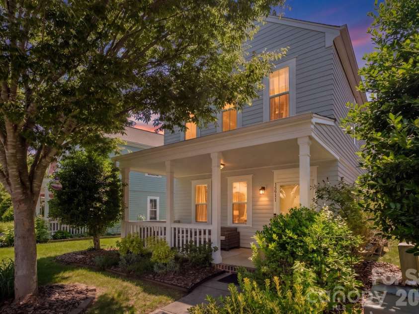 15911 Rose Glenn Lane, Davidson, NC 28036.  MLS# CAR4399213, YatesRealty ID 42351. Digital sunset
