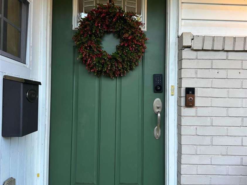 1725 Jennings Street, Charlotte, NC 28216.  MLS# CAR4404492, YatesRealty ID 42352. 