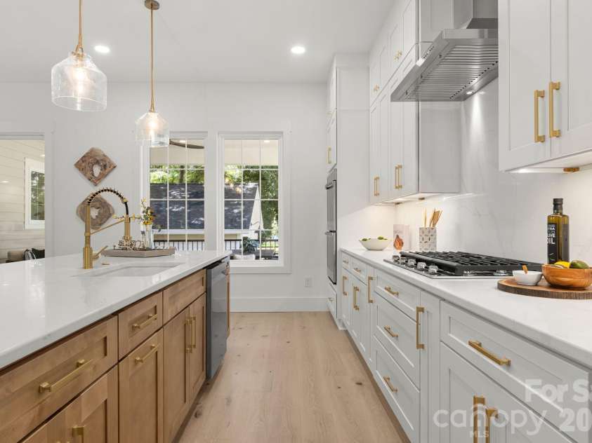 1127 Allen Street, Charlotte, NC 28205.  MLS# CAR4412112, YatesRealty ID 42354. 