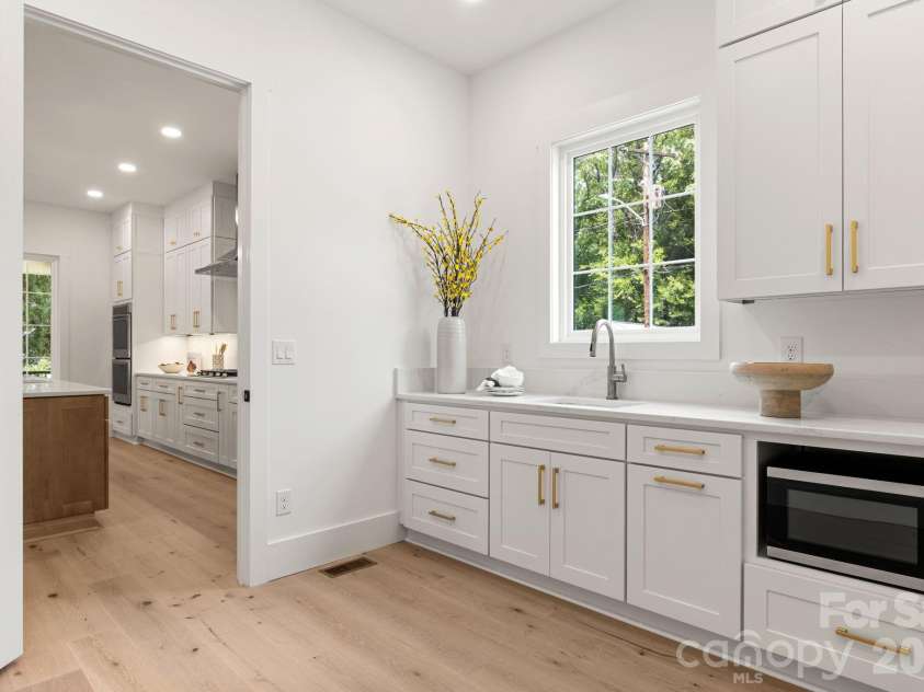 1127 Allen Street, Charlotte, NC 28205.  MLS# CAR4412112, YatesRealty ID 42354. 