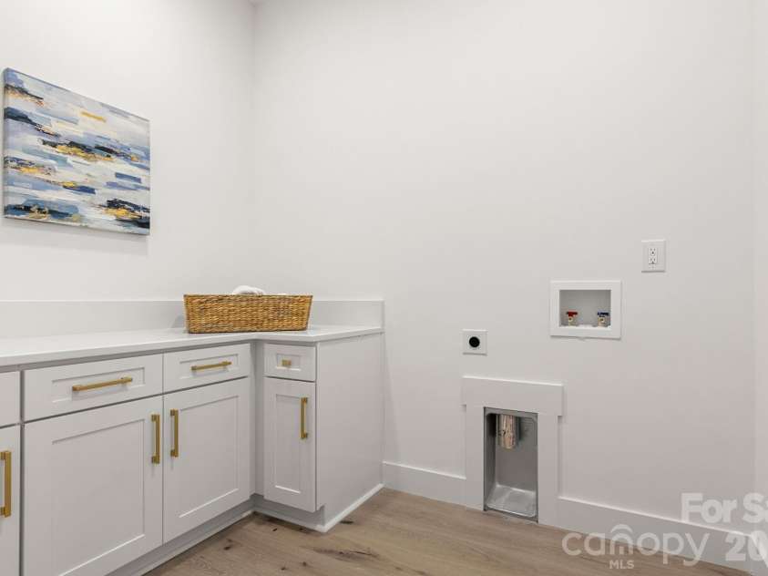 1127 Allen Street, Charlotte, NC 28205.  MLS# CAR4412112, YatesRealty ID 42354. 