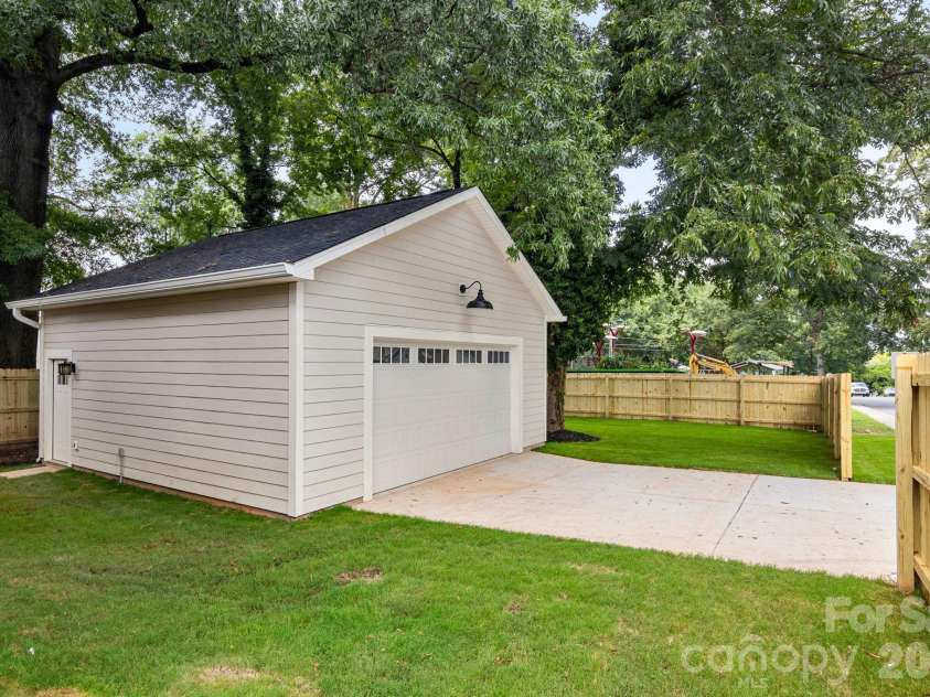 1127 Allen Street, Charlotte, NC 28205.  MLS# CAR4412112, YatesRealty ID 42354. 