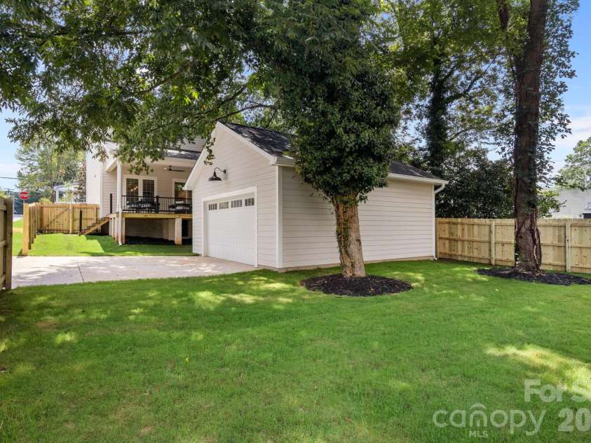 1127 Allen Street, Charlotte, NC 28205.  MLS# CAR4412112, YatesRealty ID 42354. 