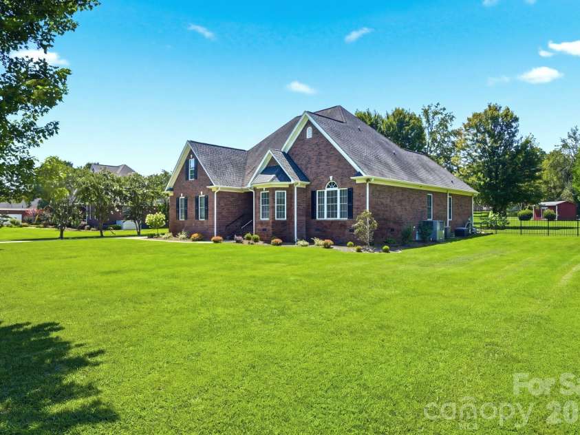 535 Hallman Drive, Rock Hill, SC 29732.  MLS# CAR4411006, YatesRealty ID 42355. 
