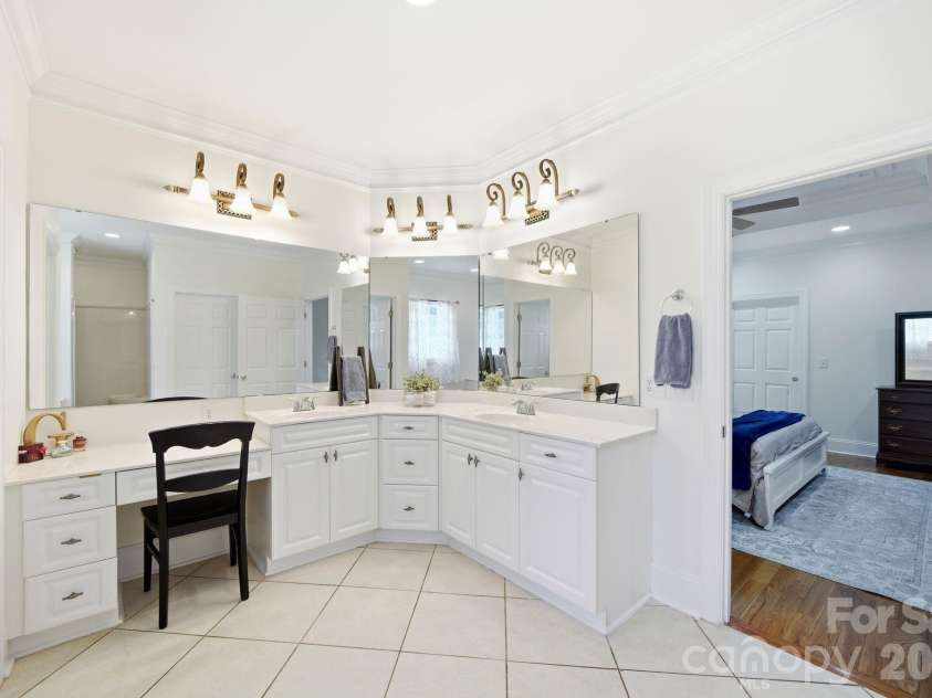 535 Hallman Drive, Rock Hill, SC 29732.  MLS# CAR4411006, YatesRealty ID 42355. Dual Vanity