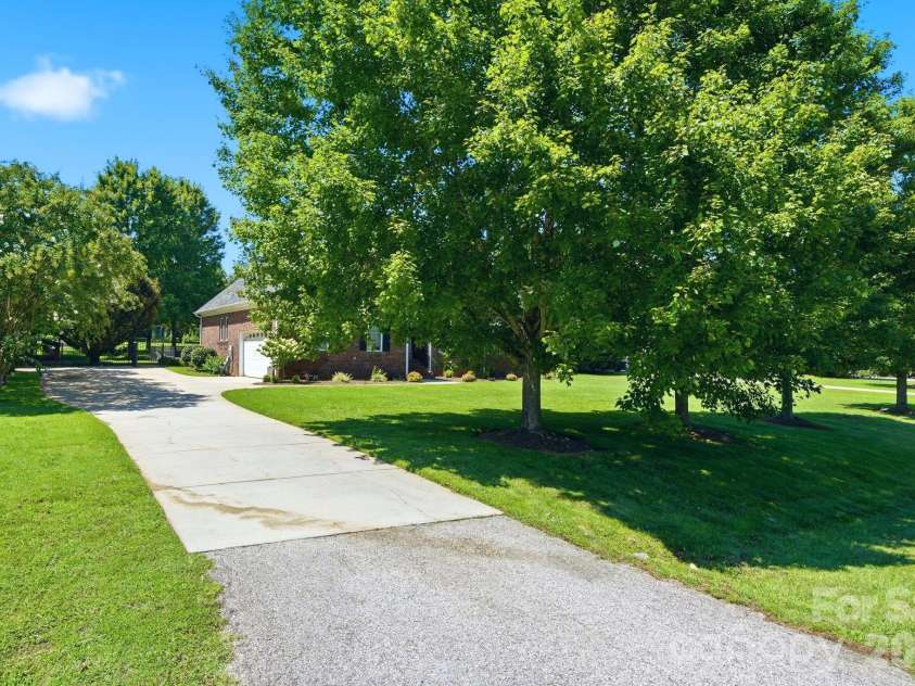 535 Hallman Drive, Rock Hill, SC 29732.  MLS# CAR4411006, YatesRealty ID 42355. Side Load Garage and large driveway