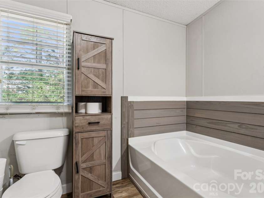 912 Grace Drive, Stanley, NC 28164.  MLS# CAR4406122, YatesRealty ID 42356. 