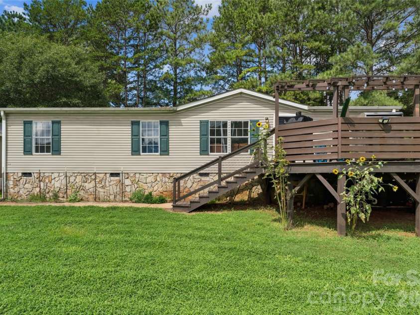 912 Grace Drive, Stanley, NC 28164.  MLS# CAR4406122, YatesRealty ID 42356. 