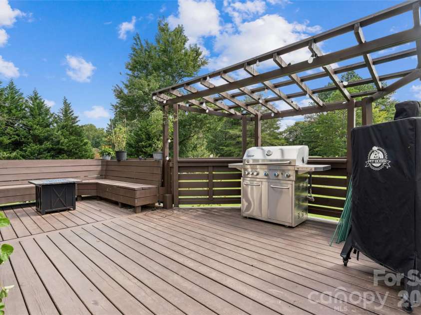 912 Grace Drive, Stanley, NC 28164.  MLS# CAR4406122, YatesRealty ID 42356. 